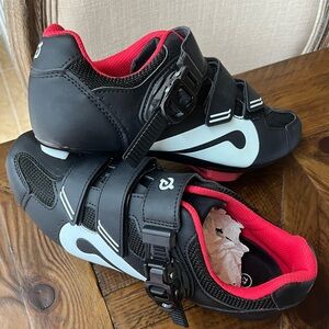 Peloton size 42 cycling shoes